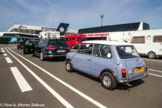 Ierland 2017 - Een Classic Car Road Trip vanuit Nederland naar Ierland: Onze Mini Authi uit 1974 in de rij bij de veerboot van Duinkerken naar Dover. Op weg...