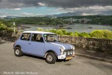 Ierland 2017 - Classic Car Road Trip van Nederland naar Ierland in onze Mini Authi: Op weg naar de veerboot, op de achtergrond de Menai Suspension...