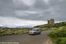 Ierland 2017 - Classic Car Road Trip Ierland: De ruïne van het 16de eeuwse kasteel Min Aird aan de zuidkust van het schiereiland Dingle. Kasteel Min Aird...