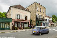 Portugal - Classic Car Road Trip: In onze classic Mini reden we langs Auberge Ravoux in Auvers-sur-Oise, Frankrijk. Auberge Ravoux, of Maison...