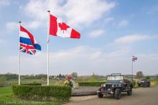 Herdenking Operation Quick Anger 2018 - Operation Quick Anger herdenkingsrit en herdenkingsceremonie 2018: Een Ford GPW Jeep uit 1942 bij het monument De Oversteek naar de...