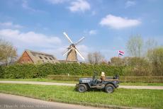 Herdenking Operation Quick Anger 2018 - Operation Quick Anger herdenkingsrit en herdenkingsceremonie 2018: Een Ford GPW Jeep uit WOII voor windmolen de Hoop in het&nbsp;Gelderse dorp...
