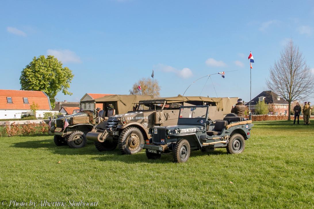 Herdenking Operation Quick Anger 2019 - Herdenking Operation Quick Anger 2019: Eigenaren met hun militaire voertuigen uit WOII verzamelden zich bij Huize Vredenburg in...