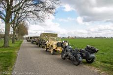 Herdenking Operation Quick Anger 2019 - Herdenking Operation Quick Anger 2019: Tijdens de herdenkingsrit van Operation Quick Anger 2019 staat het konvooi van ruim 30...