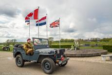 Herdenking Operation Quick Anger 2019 - Herdenking Operation Quick Anger 2019: Onze Ford GPW Jeep uit 1942 bij het monument De Oversteek, het monument staat op de oostelijke...