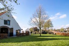 Herdenking Operation Quick Anger 2019 - Herdenking Operation Quick Anger 2019, Huize Vredenburg in Westervoort: Begin april 2019 namen ongeveer dertig authentieke militaire voertuigen...