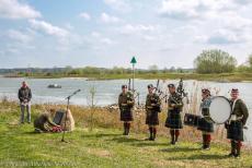 Herdenking Operation Cannonshot 2019 - Herdenking van Operation Cannonshot 2019: Door een lid van de Groene Soos werd een krans gelegd bij de IJssel Oversteek, het...