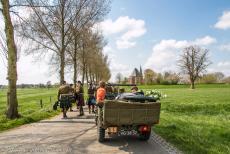 Herdenking Operation Cannonshot 2019 - Herdenking van Operation Cannonshot 2019: Een Jeep uit WOII vervoert een herdenkingskrans. De Jeep is op weg naar de herdenking van Operation...