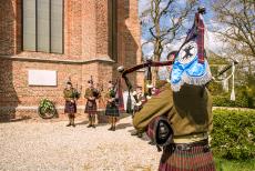 Herdenking Operatie Cannonshot 2019 - Herdenking van Operatie Cannonshot 2019: Het Highland Regiment Pipes and Drums trad op tijdens de herdenkingsceremonie en de... Herdenking Operatie Cannonshot 2019 - Herdenking van Operatie Cannonshot 2019: Het Highland Regiment Pipes and Drums trad op tijdens de herdenkingsceremonie en de...