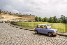 IMM 2019 Bristol - Classic Car Road Trip: We bezochten de stad Bath op weg naar Easter Compton, in onze classic Mini uit 1974 reden we over de beroemde Royal...