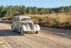 75 jaar na de Slag om Arnhem - Classic Car Road Trip: Een stafwagen van het Rode Kruis uit WOII rijdt op de Ginkelse Heide naar de 75-jarige herdenking van de Slag om...