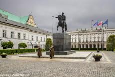 Lithuania 2015 - Classic Car Road Trip with three classic Minis: The Presidential Palace and the statue of the Polish General Prince Józef Poniatowski...