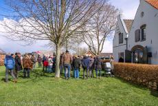 Herdenking Operation Quick Anger 2022 - Herdenking Operatie Quick Anger 2022: Na de herdenkingsrit konden belangstellenden de voertuigen uit de Tweede Wereldoorlog bezichtigen... Herdenking Operation Quick Anger 2022 - Herdenking Operatie Quick Anger 2022: Na de herdenkingsrit konden belangstellenden de voertuigen uit de Tweede Wereldoorlog bezichtigen...