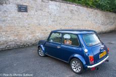 Longbridge IMM - Classic Car Road Trip: Our own classic Mini Monza in the parking space of the employees of Blenheim Palace, one of the largest country...